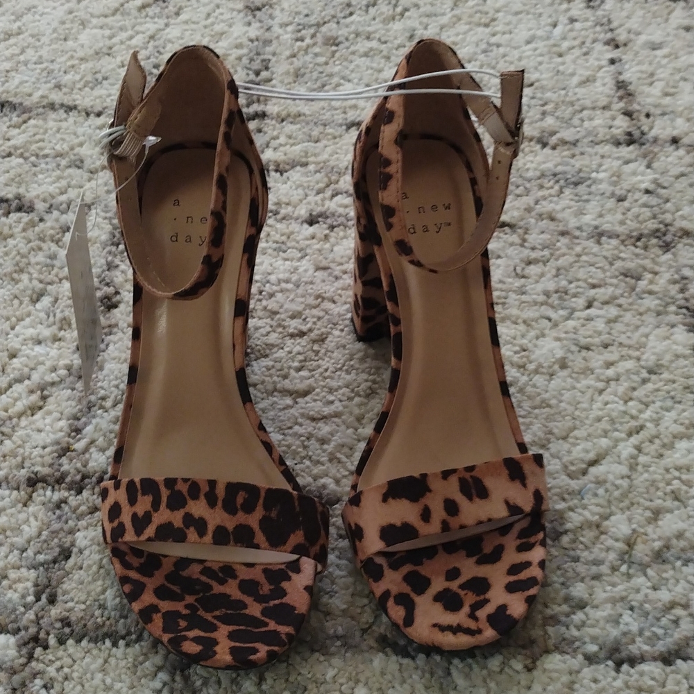🆕 "a new day" leopard print heels 🐆
